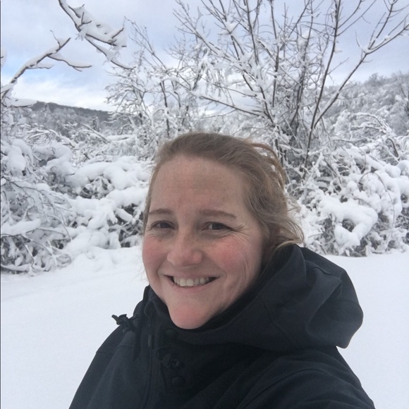 Meet your Posher, Karen - Picture 2 of 2